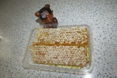 Мёд в сотах